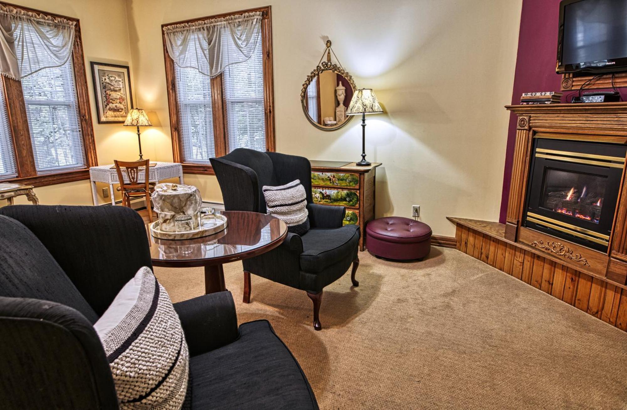 Rockwell Falls Inn And Wine Bar Lake Luzerne Zimmer foto